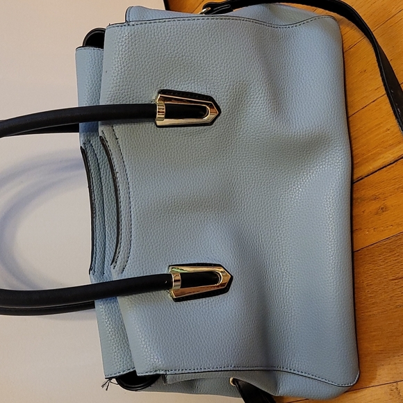 Satchel - Picture 2 of 8